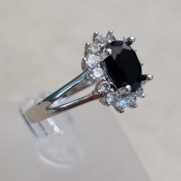 HOST PICK ❤️ 18k White Gold With Black Spinel Ring - Picture 3 of 8